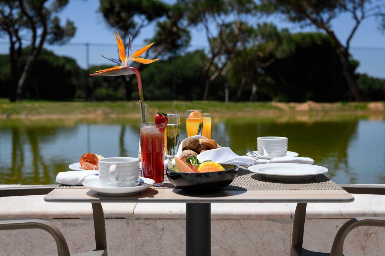 Pestana Vila Sol - Vilamoura Premium Golf Resort Екстер'єр фото Breakfast at the Hotel