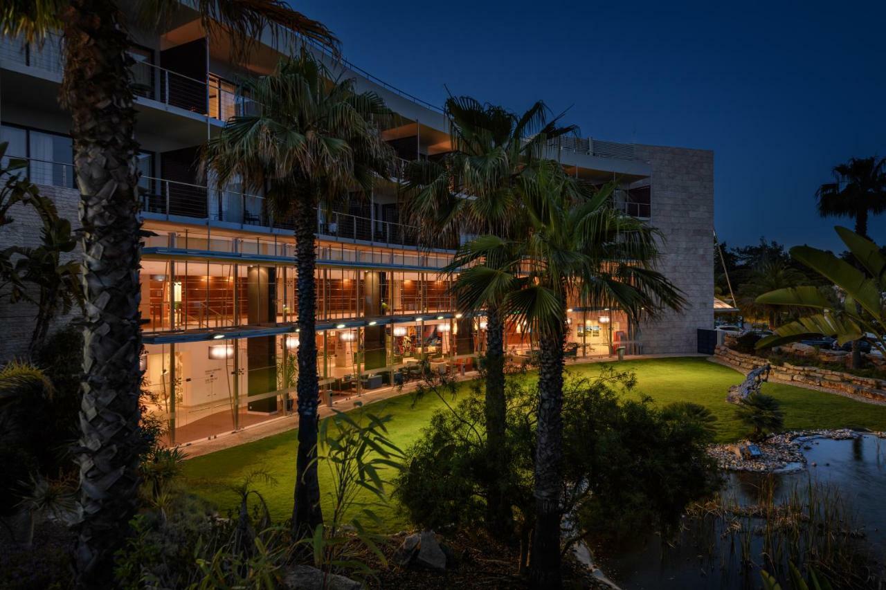 Pestana Vila Sol - Vilamoura Premium Golf Resort Екстер'єр фото The hotel at night